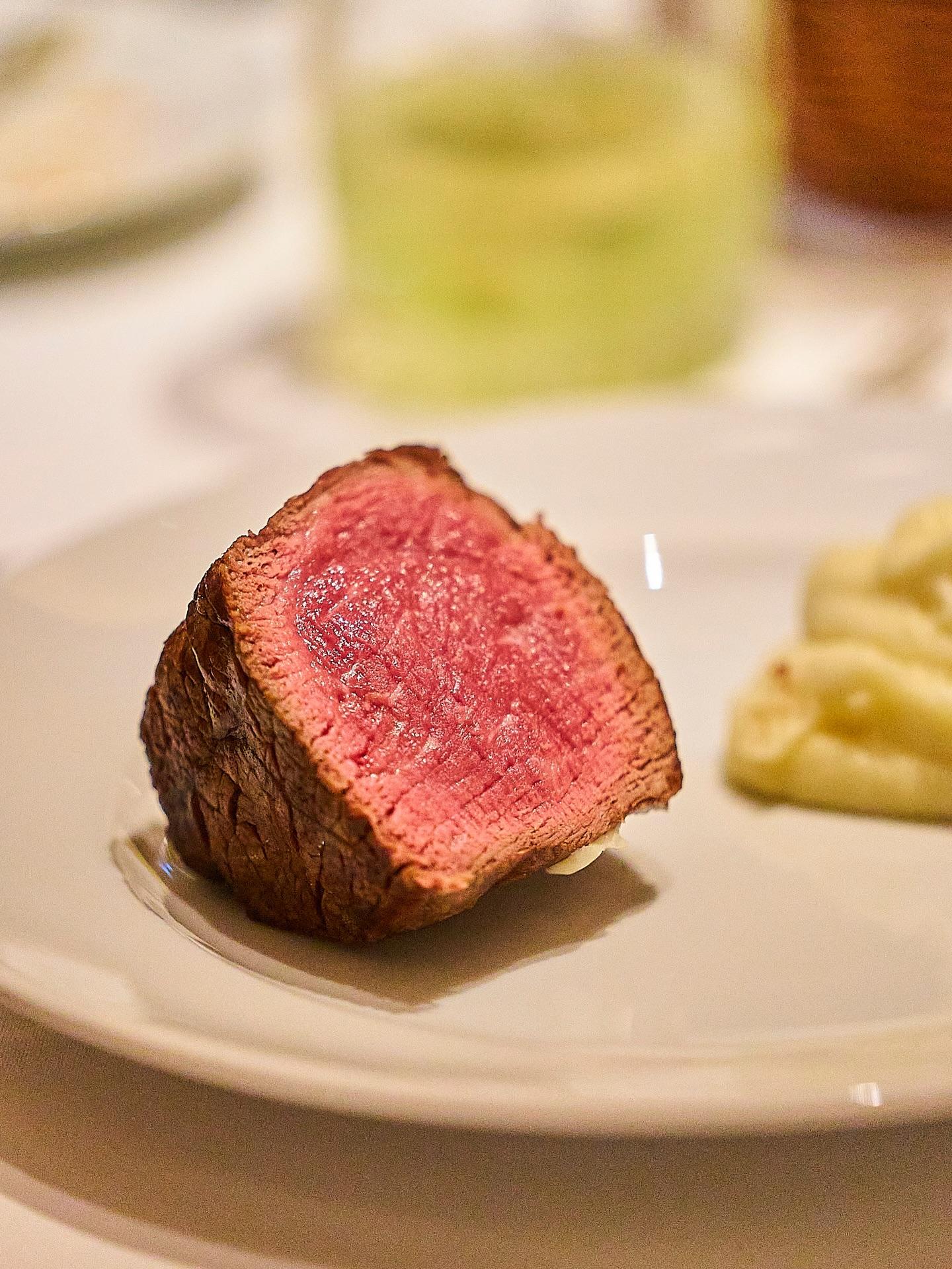 焼きの香りが立ち上がる、その瞬間から始まる期待。