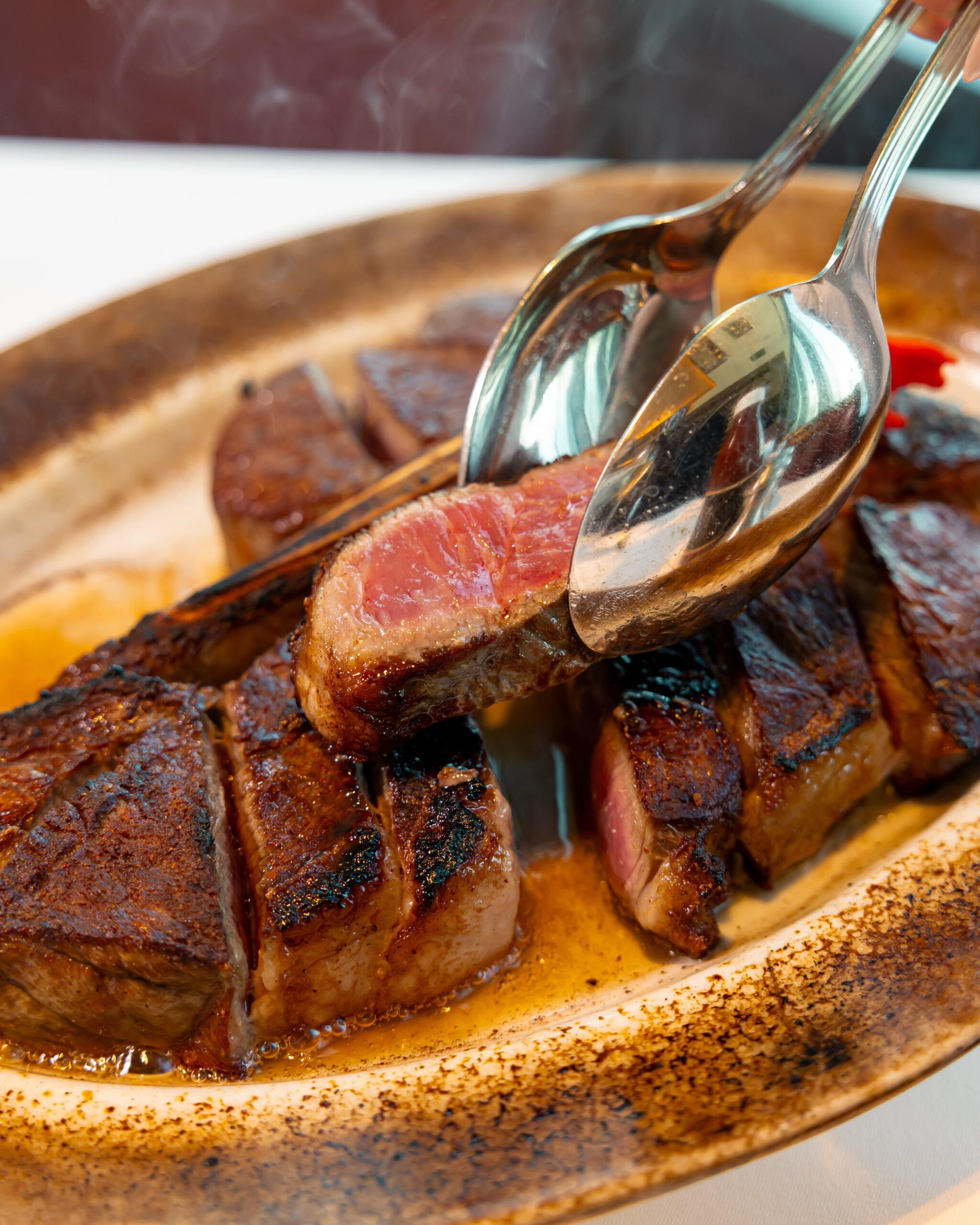 一皿ごとに際立つ、熟成肉ならではの奥深い味わい。